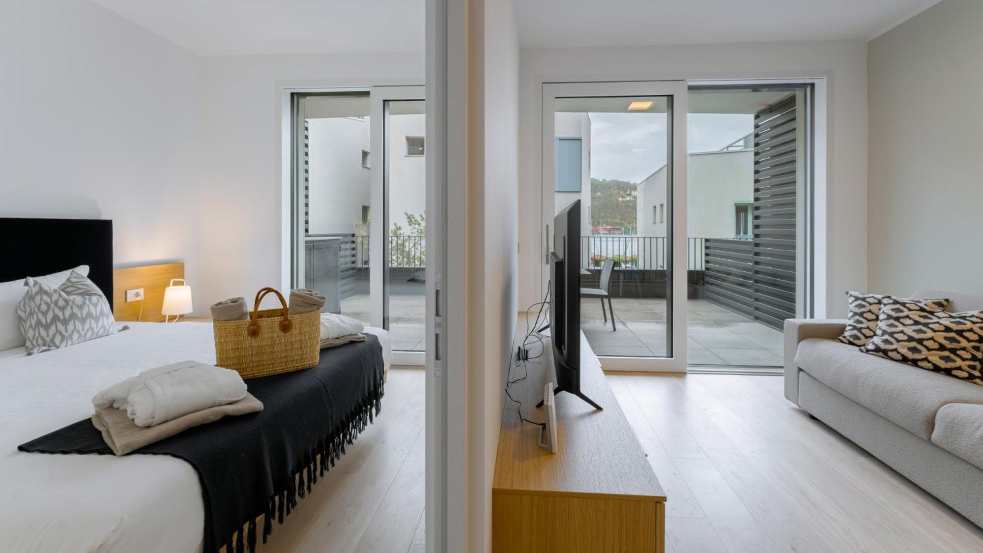 Serviced Apartments By Hotel De Charme Лавено Экстерьер фото